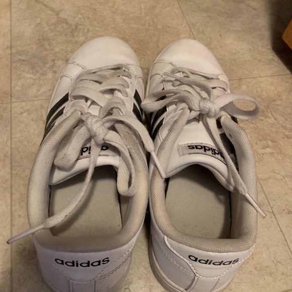 Size 7 Adidas White Neo - Picture 4 of 5